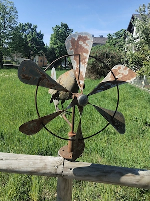 Windrad mit Eule für den Garten Bild 3