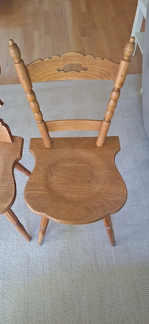 Original Thonet und Bauenstühle Bild 6