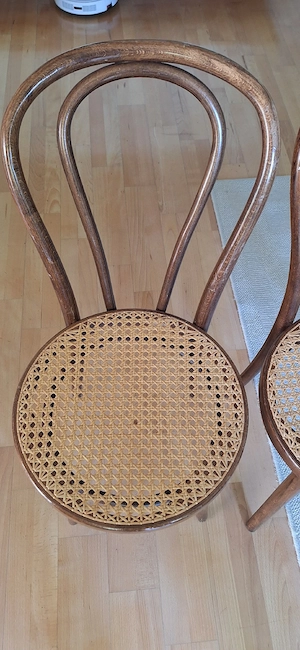 Original Thonet und Bauenstühle Bild 3