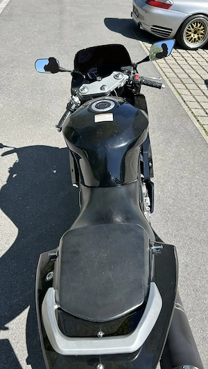 Hyosung GT650R (mit Zubehör und Verbrauchsmaterial) Bild 4