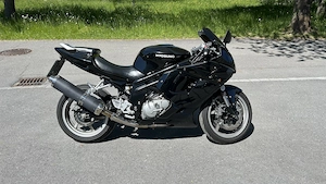 Hyosung GT650R (mit Zubehör und Verbrauchsmaterial)