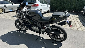 Hyosung GT650R (mit Zubehör und Verbrauchsmaterial) Bild 3