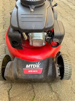 Rasenmäher mit Antrib  Bild 2