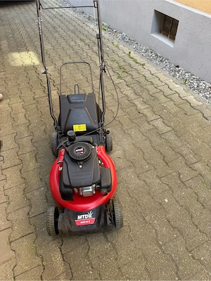 Rasenmäher mit Antrib  Bild 4