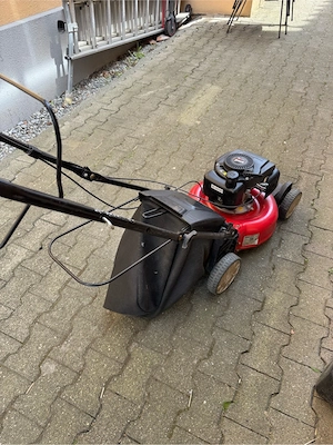 Rasenmäher mit Antrib  Bild 3