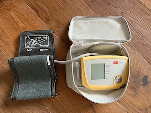 Blutdruckmessgerät für Oberarm