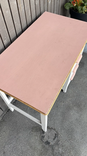 Kinderschreibtisch grau rose Vollholz Bild 2