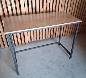 Schreibtisch 100x50x76cm (L BxH)