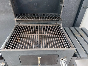 Holzkohlegrill Bild 3