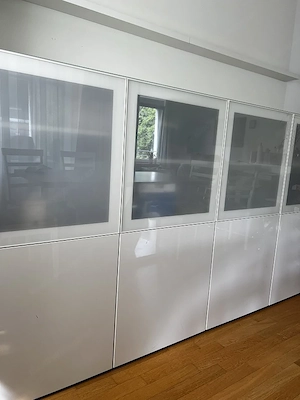IKEA Besta Vitrinenschrank Bild 2