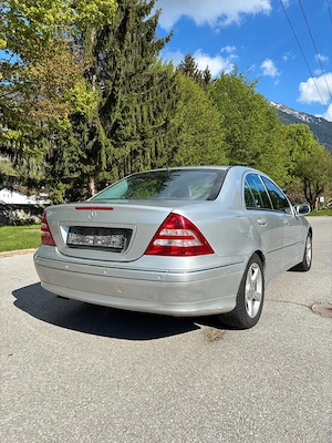 Mercedes C320 4 Matic Vollausstattung  Bild 2