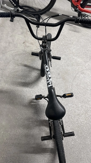 BMX mit 6 Stk. Axlepacks, inkl. Seitenständer  Bild 2