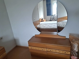 Schlafzimmer-Doppelbett mit Kasten und Waschtisch Bild 3