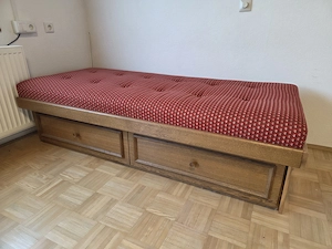 Esszimmermöbel und Couch Bild 2