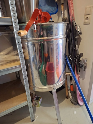 Honigschleuder, 4 Rahmen, kaum gebraucht Bild 2