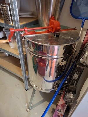 Honigschleuder, 4 Rahmen, kaum gebraucht Bild 3