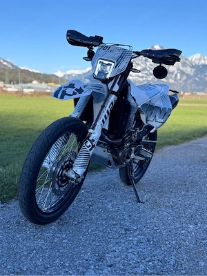 Husqvarna 701 Enduro Bild 2