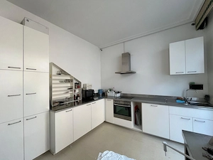 L-Küche mit Edelstahl Arbeitsplatte  Bild 3