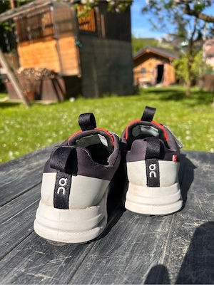 Sneaker Gr. 31 ON Clouds Bild 4