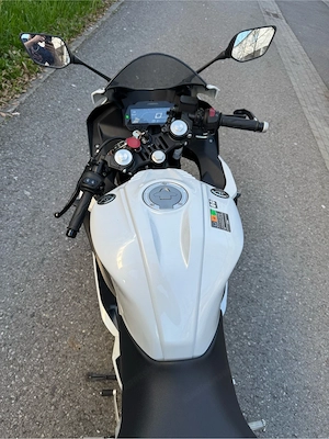 Yamaha YZF 125 Bild 3