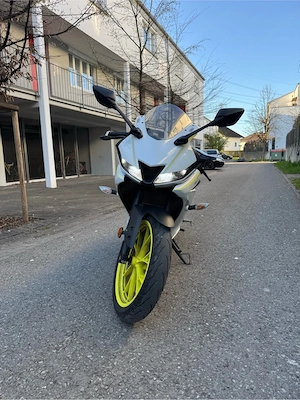 Yamaha YZF 125 Bild 5