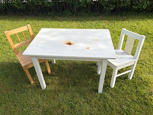 GRATIS - Kindertisch mit 2 Stühlen