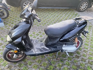 Twister Motorroller  Bild 3