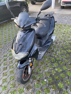 Twister Motorroller  Bild 5