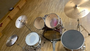 Schlagzeug Garnitur