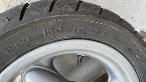 Roller Reifen-Yamaha Neos Bild 2