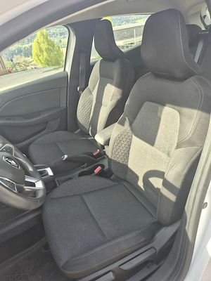 Renault Clio V Zen, viel Sonderausstattung, 8-fach bereift, Navi, Sitzheizung, Tempomat uvm. Bild 7