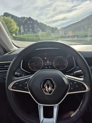 Renault Clio V Zen, viel Sonderausstattung, 8-fach bereift, Navi, Sitzheizung, Tempomat uvm. Bild 5