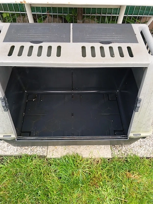Hundebox  L: 84 H :65  T: 45 cm. Bild 6