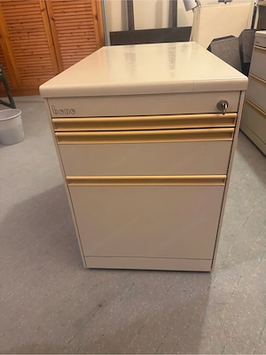 älterer stabilerRoll-container von Bene Bild 4