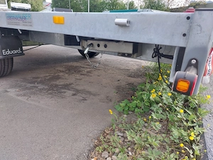 PKW Anhänger 1800kg Plattform Rampen Bild 3