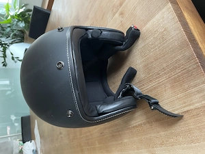 Vespa Jethelm mit Freispecheinrichtung