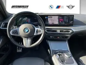 BMW 330e xDrive M-Sportpaket // Panorama Glasdach // Harman Kardon Bild 7