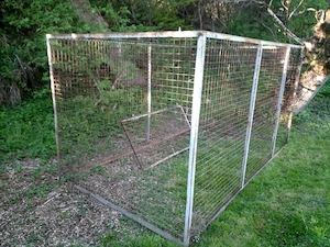 großes Gehege für Holz, Tiere ....