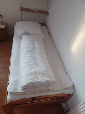 Hochwertiges Bett aus Vollholz Bild 3