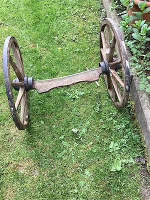 Alte Holzräder Bild 2