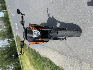 KTM 690 Duke Schwarz Orange Bild 2