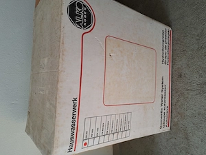 HAUSWASSERWERK BJ. 98, ORIGINAL VERPACKT, nie gebraucht, inkl. 2 Filter und Schlauch  Bild 2