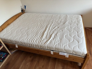 Bett 140x200cm mit Matratze Bild 2