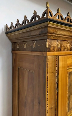 Intarsien Schrank Antik Kirschbaum Bild 3