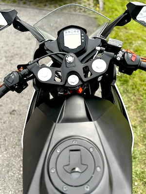 Motorrad KTM RC 125 Bild 4