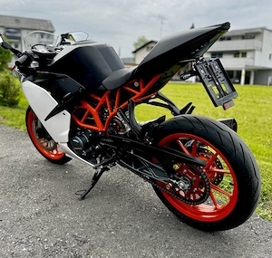Motorrad KTM RC 125 Bild 3