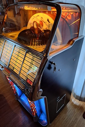 Musikbox Wurlitzer aus den 55 Jahren Bild 3