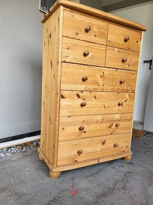 Schubladenschrank Massiv kann gratis abgeholt werden Bild 4