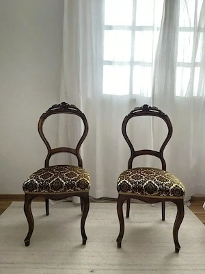 2 Vintage-Stühle aus Schweden