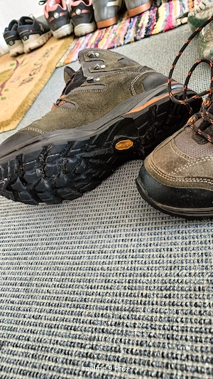 Bergschuhe Lowa, und ein paar Zustiegschuhe Bild 4